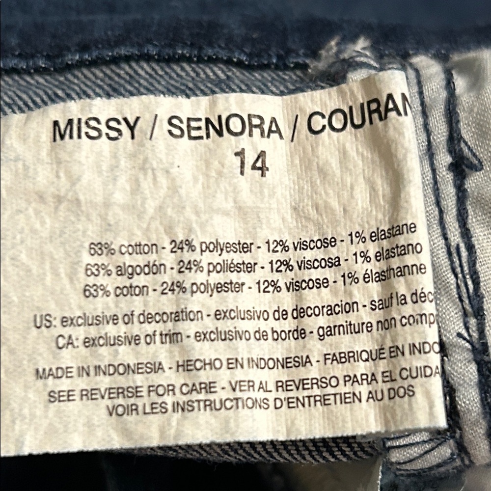 Gloria Vanderbilt Denim Blue Floral Shorts - Picture 8 of 9